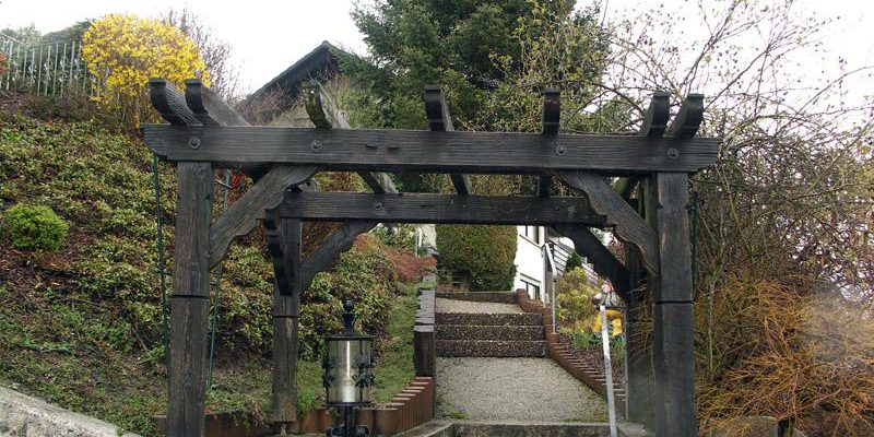 Erneuern einer Pergola, nach den Vorgaben der alten